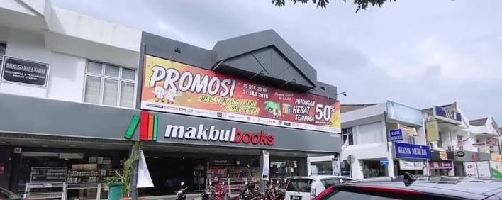 Makbul Books Store