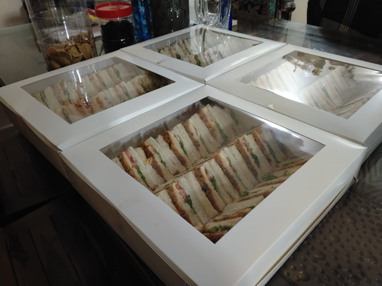 ROTI SANDWICH AYAM, TUNA, SARDIN & TELOR