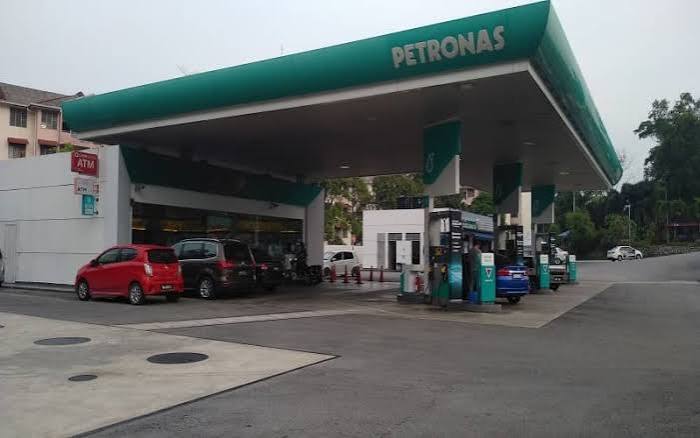 Petronas UNIKEB 2 Petrol Station