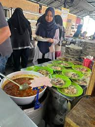 Nasi Ulam Ikan Bakar Jalan Kebun Shah Alam, Selangor ·
